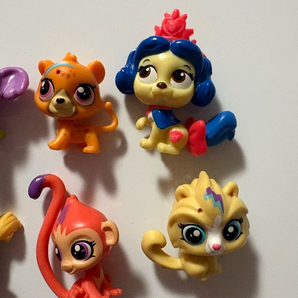 Littlest pet shop mini characters set of 8
